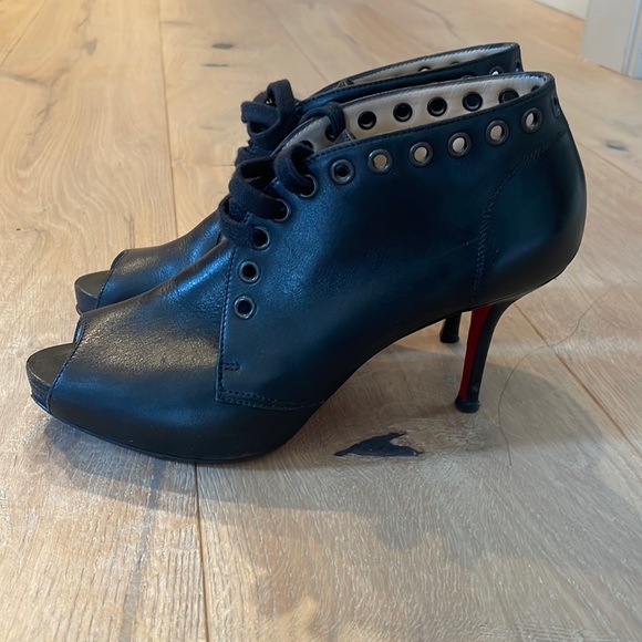 AUTHENTIC CHRISTIAN LOUBOUTIN BOOTIES - Picture 3 of 16
